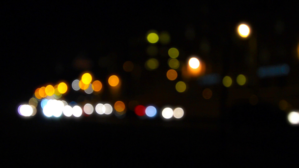 Fény autó fényszórói, éjszaka - Felvétel, videó