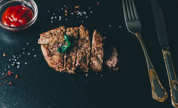 Steak On Table - Фото, изображение