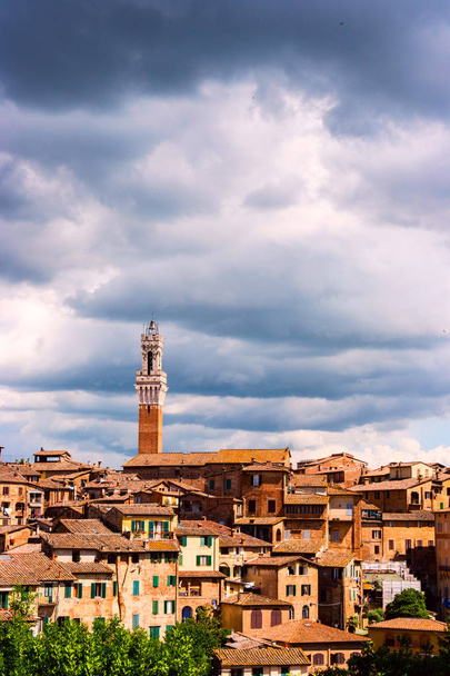  Luftaufnahme mit Dom di Siena - Foto, Bild