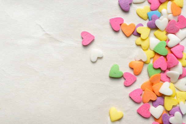 Scattered candy hearts - Foto, Bild