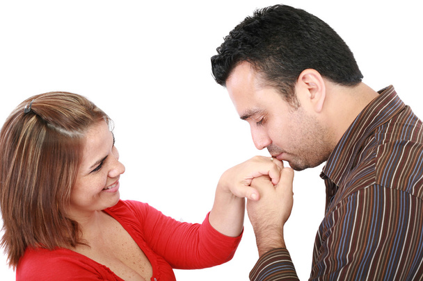 Esposo besando mano de esposa sonriente
 - Foto, Imagen