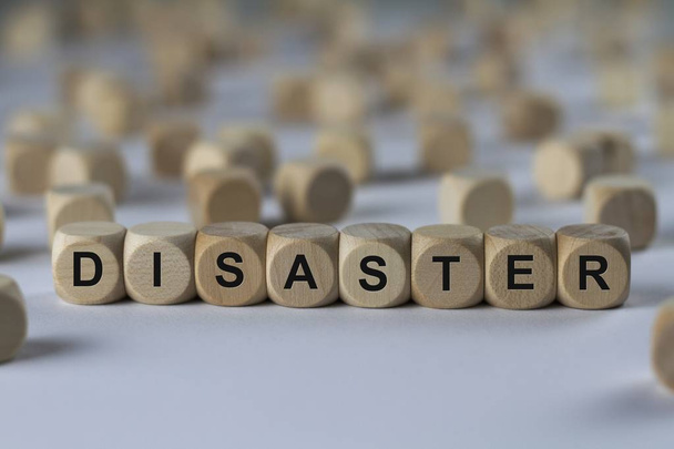 Кубик катастрофи з літерами, знак з дерев'яними кубиками
 - Фото, зображення