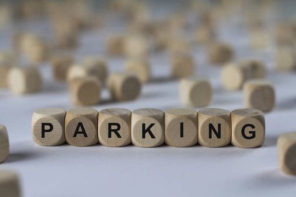 parking Kostka z literami, zalogować się za pomocą drewnianych kostek - Zdjęcie, obraz
