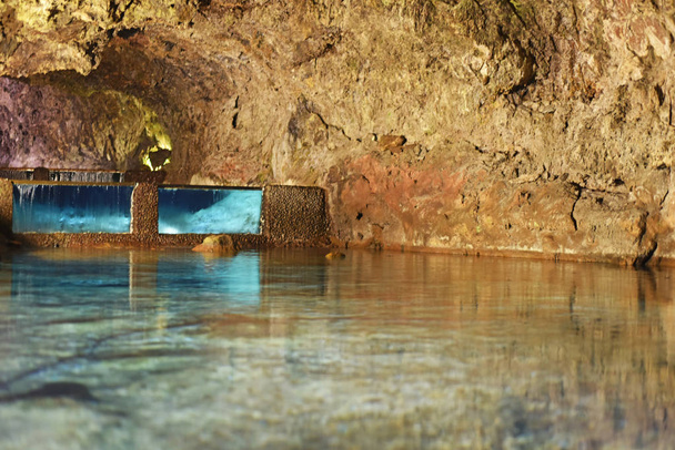 Grotte sur l'île de Madère
 - Photo, image