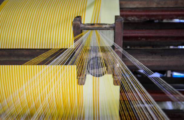 industrielle Baumwollrollen zum Weben - Foto, Bild