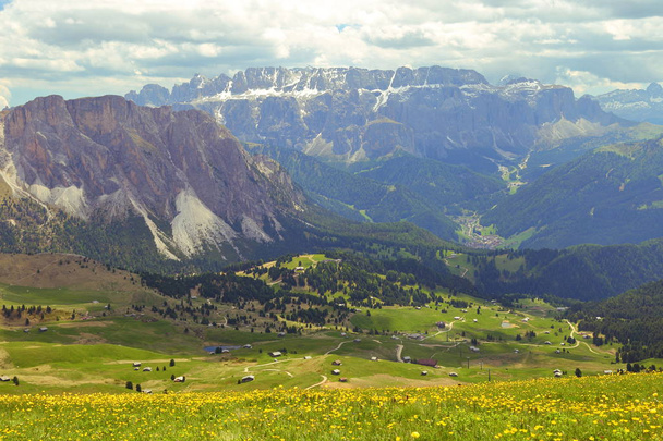 Seceda vuori Dolomiittien Italiassa
 - Valokuva, kuva