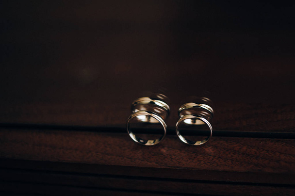 Two wedding rings - Φωτογραφία, εικόνα