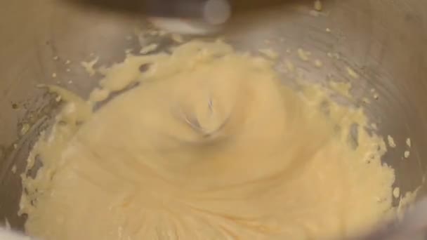 Making cream in mixer, blender - Materiaali, video
