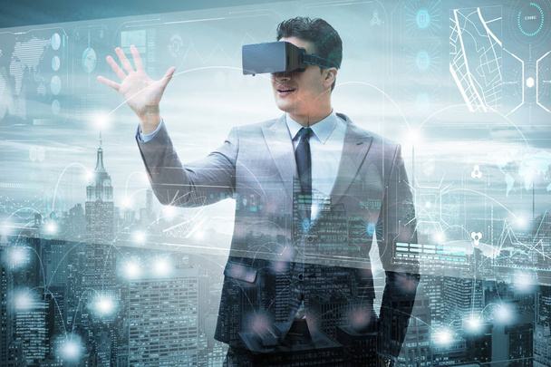 Empresario en realidad virtual que negocia en el mercado de valores - Foto, Imagen