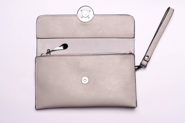 El bolso de hombro gris de moda aislado, bolso de mano, bolso de mano
 - Foto, Imagen