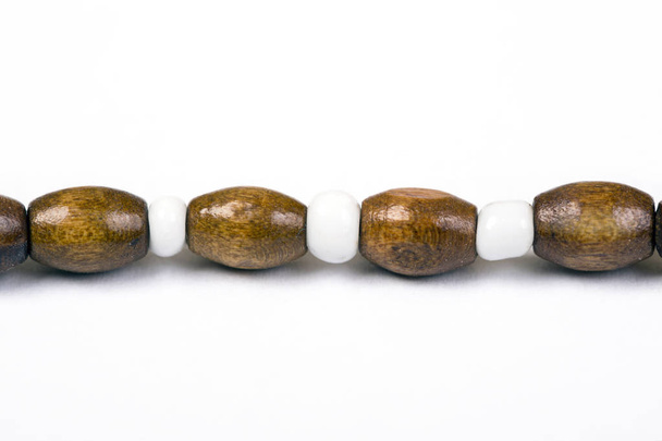 Ожерелье с деревянными бусами
 - Фото, изображение
