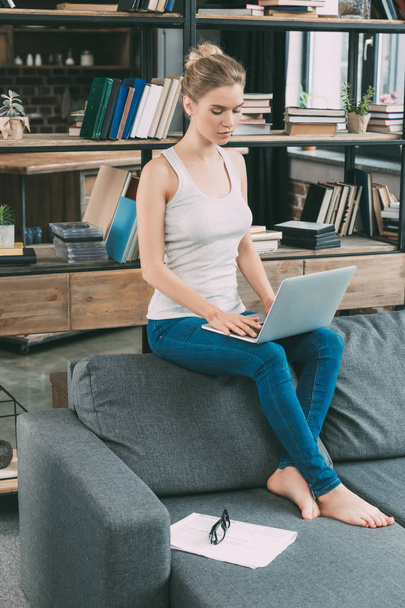 woman using laptop - Photo, Image