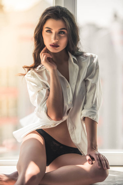 Sexy girl in linen - Fotografie, Obrázek