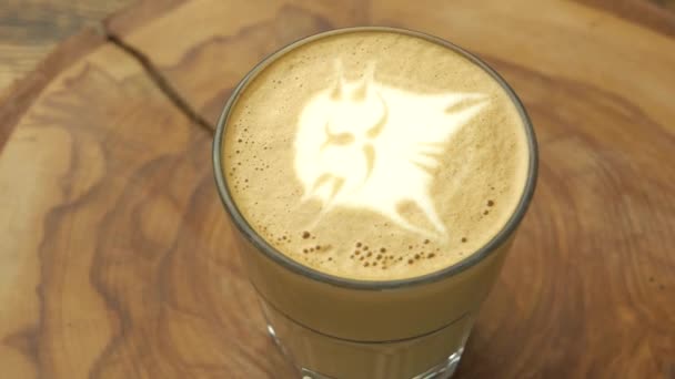Cat face latte art. - 映像、動画