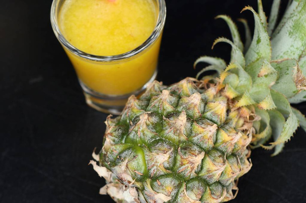 ананасовый сок со свежим
 - Фото, изображение