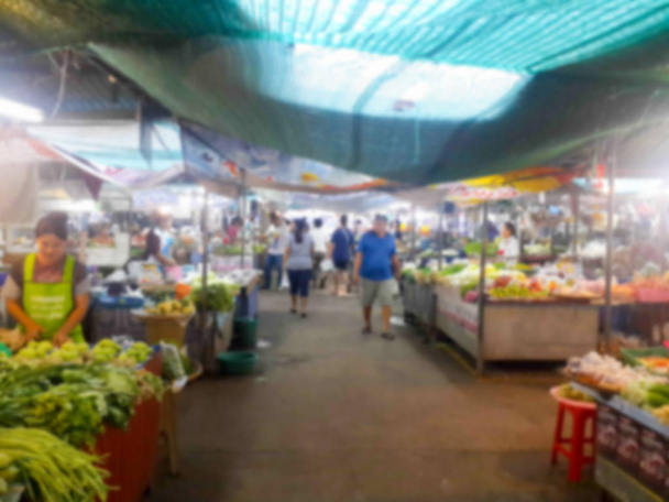 Rozmazaný scéna z asijského trhu s čerstvým ovocem - Fotografie, Obrázek