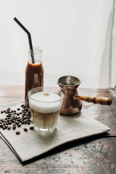 boisson au café et verre de cappuccino
 - Photo, image