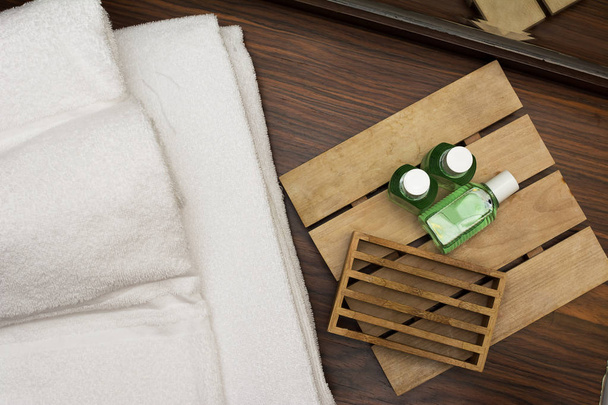 Ręczniki i zestawy mydła w łazience hotel - Zdjęcie, obraz