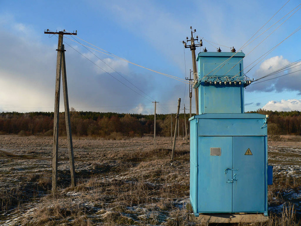 Oude macht transformator onderstation - Foto, afbeelding