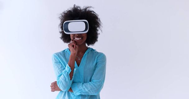black girl using VR headset glasses of virtual reality - Фото, зображення