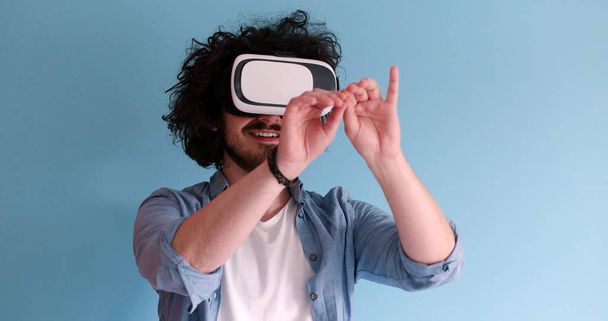 man using VR headset glasses of virtual reality - Valokuva, kuva