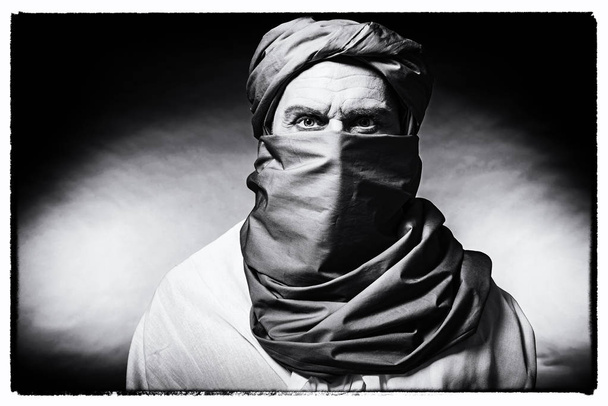 Berber man dragen tulband - Foto, afbeelding