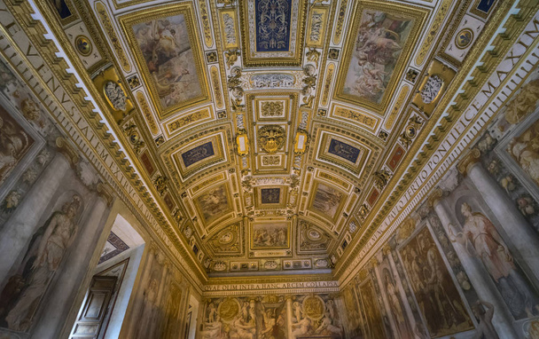 Detail interior view of ceiling art of Castle Saint Angelo. Rome - Foto, Imagem