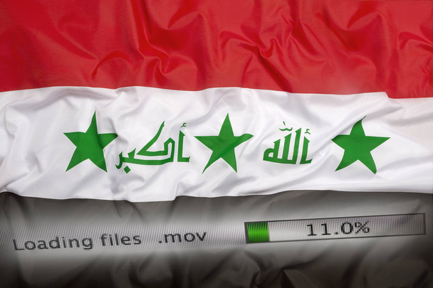 Λήψη αρχείων σε έναν υπολογιστή, η σημαία του Ιράκ - Φωτογραφία, εικόνα