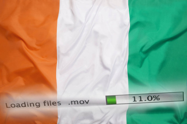 Téléchargement de fichiers sur un ordinateur, drapeau de la Côte d'Ivoire
 - Photo, image