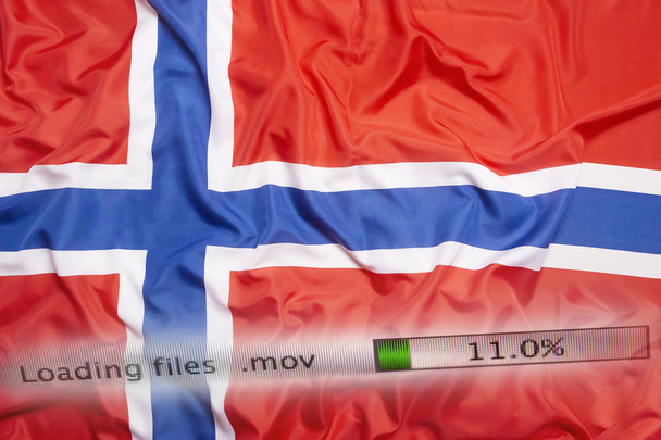 Herunterladen von Dateien auf einem Computer, norwegische Flagge - Foto, Bild