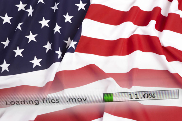 Téléchargement de fichiers sur un ordinateur, drapeau américain
 - Photo, image