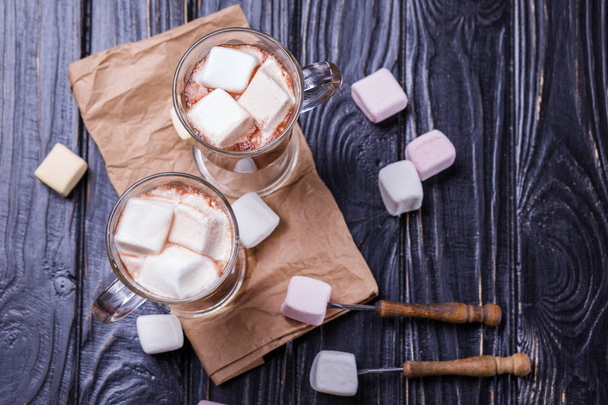 Chocoladedrinks met marshmallows - Foto, afbeelding