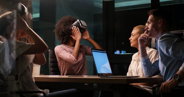 Multiethnic Business team using virtual reality headset - Valokuva, kuva