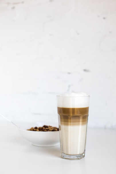 glass of coffee and cornflakes  - Zdjęcie, obraz