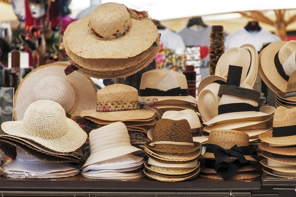 Шляпы на продажу
 - Фото, изображение