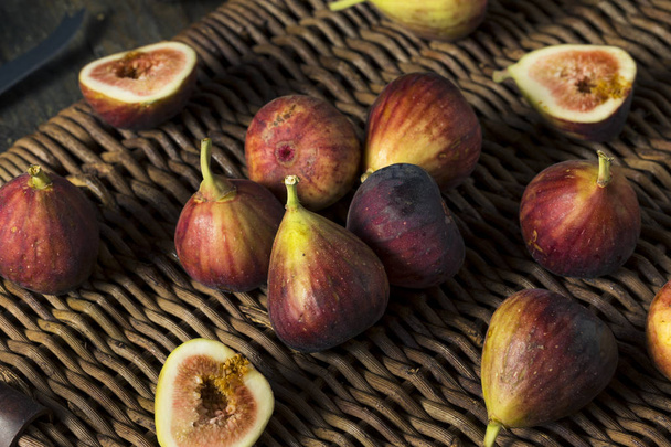 Raw Organic Purple Figs - Zdjęcie, obraz
