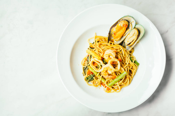 Spagetti és tészta fűszeres tengeri - Fotó, kép