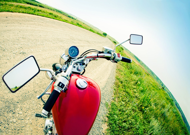 Fahrersicht auf das Cockpit eines modernen Motorrads - Foto, Bild