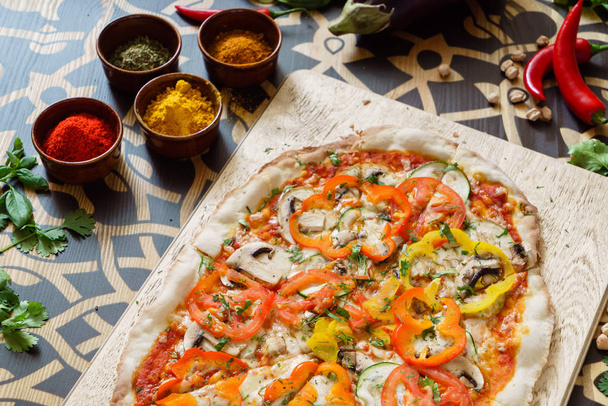 pizza with pepper and mushrooms  - Valokuva, kuva