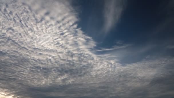 Zaman atlamalı bulutlu mavi gökyüzü - Video, Çekim