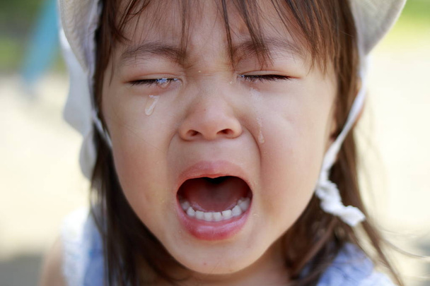 κλάμα ιαπωνική κορίτσι (2 ετών) - Φωτογραφία, εικόνα