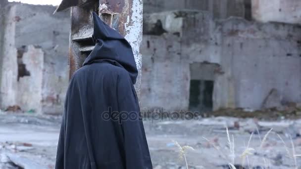 Ghost In Black Mantle In An Ruins - Záběry, video