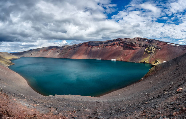 Lake Ljotipollur in crater of volcano - Valokuva, kuva
