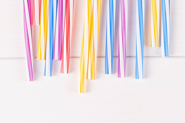Многоцветные коктейльные трубки
 - Фото, изображение