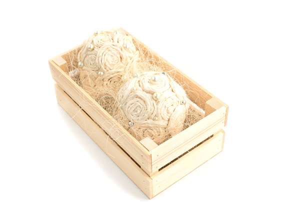 ozdobny kwiat układ w drewniane pudełko - Zdjęcie, obraz