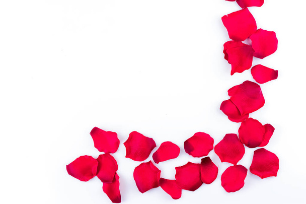 Каркас з штучних пелюсток троянд
 - Фото, зображення