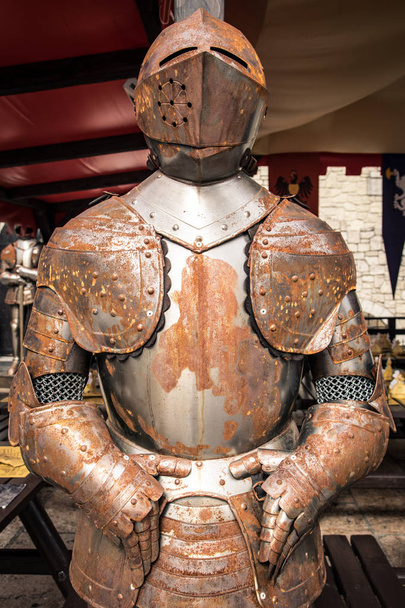 Detalle de una vieja armadura medieval
. - Foto, imagen