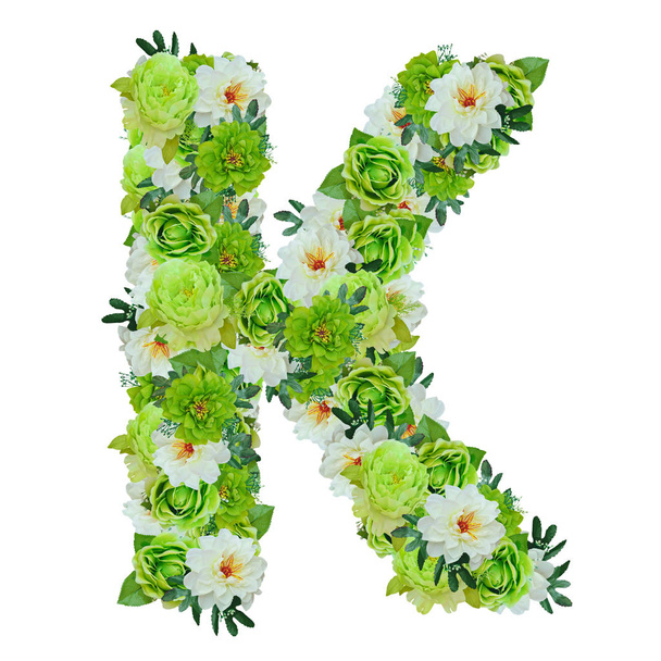 Carta K de flores verdes e brancas isoladas em branco com wor
 - Foto, Imagem