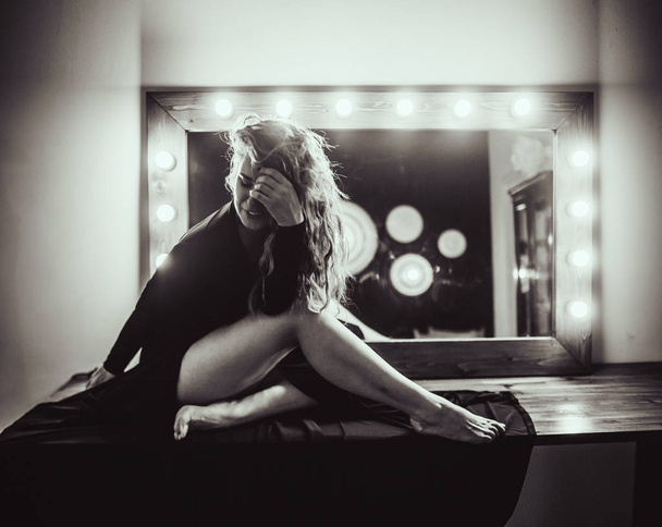 beautiful woman near mirror  - Valokuva, kuva