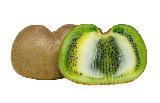 Fruta kiwi entera y sus segmentos cortados en rodajas aislados sobre un corte de fondo blanco
 - Foto, imagen